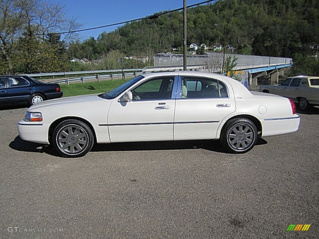 White Chocolate Tri-Coat 2007 Lincoln Town Car Designer Exterior Photo #80565245