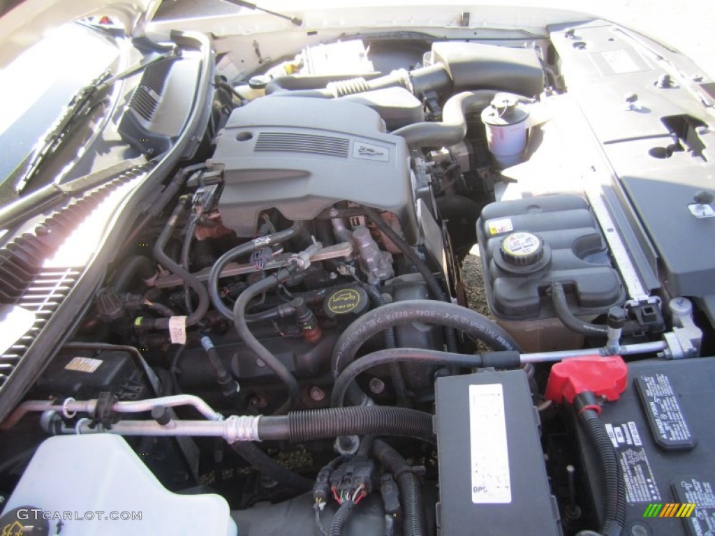 2007 Lincoln Town Car Designer 4.6 Liter SOHC 16-Valve V8 Engine Photo #80565798