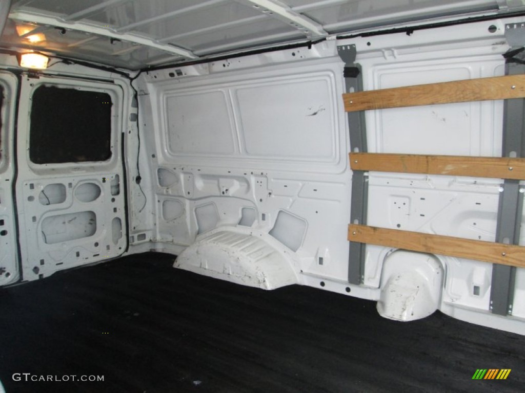 2007 E Series Van E250 Cargo - Oxford White / Medium Flint Grey photo #22