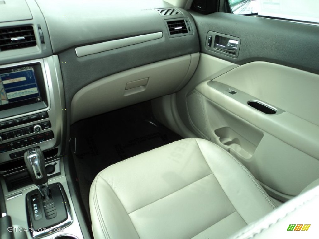 2010 Fusion Hybrid - Brilliant Silver Metallic / Medium Light Stone photo #28