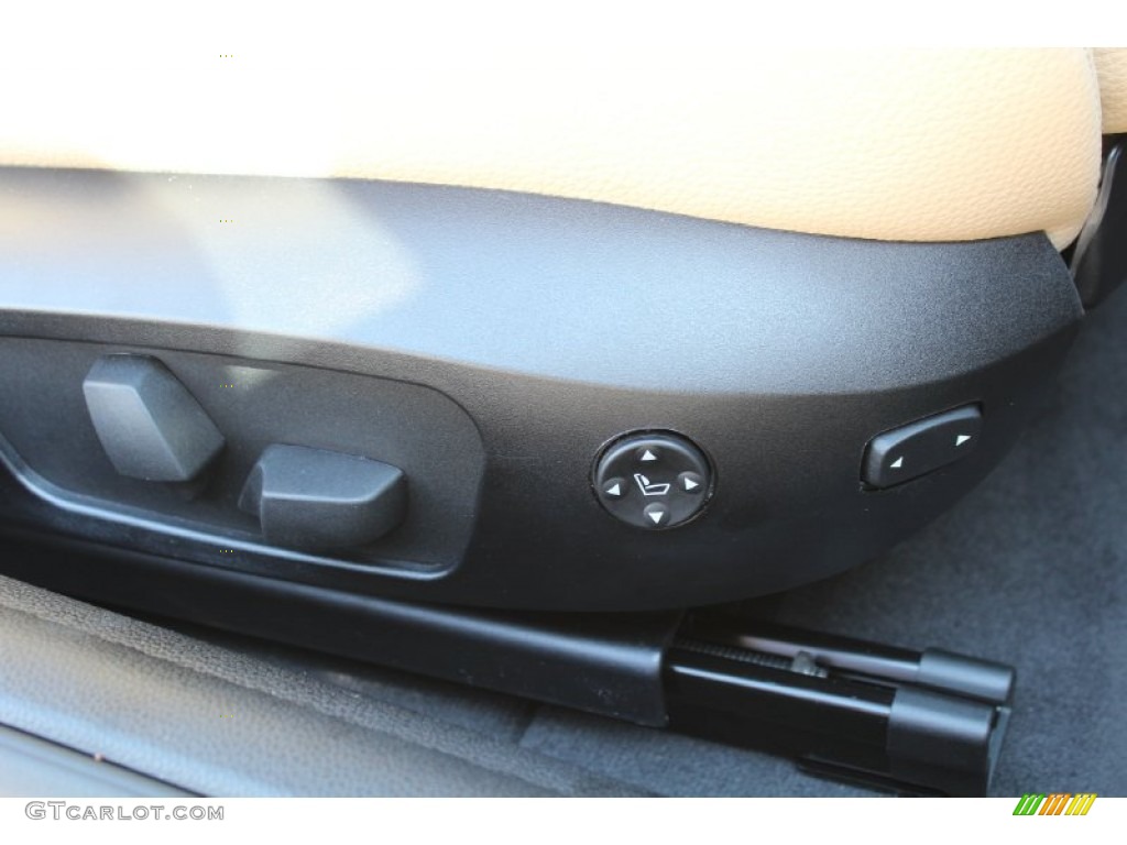 2013 BMW 1 Series 135i Convertible Controls Photos