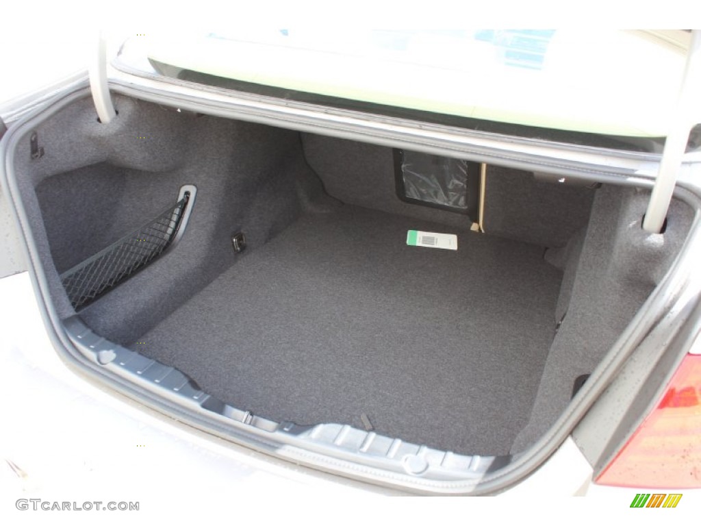 2013 BMW 5 Series 535i Sedan Trunk Photo #80570623