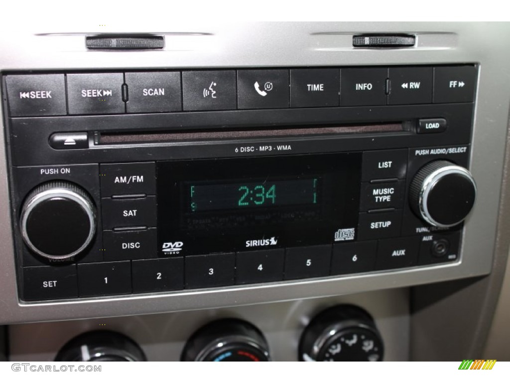 2007 Dodge Nitro SLT Audio System Photos