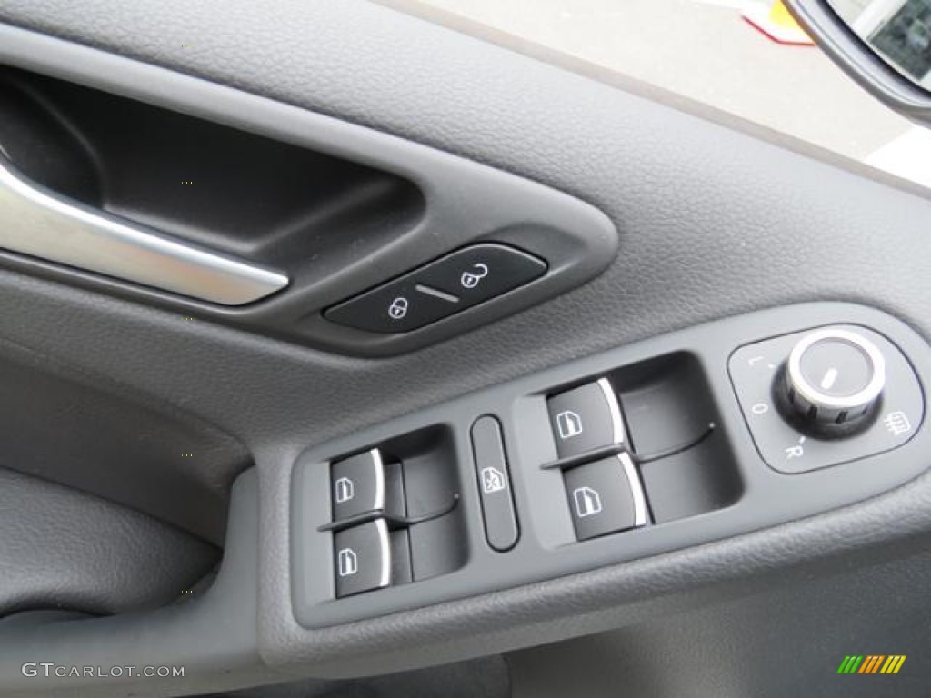 2012 Volkswagen Golf R 4 Door 4Motion Controls Photo #80572639