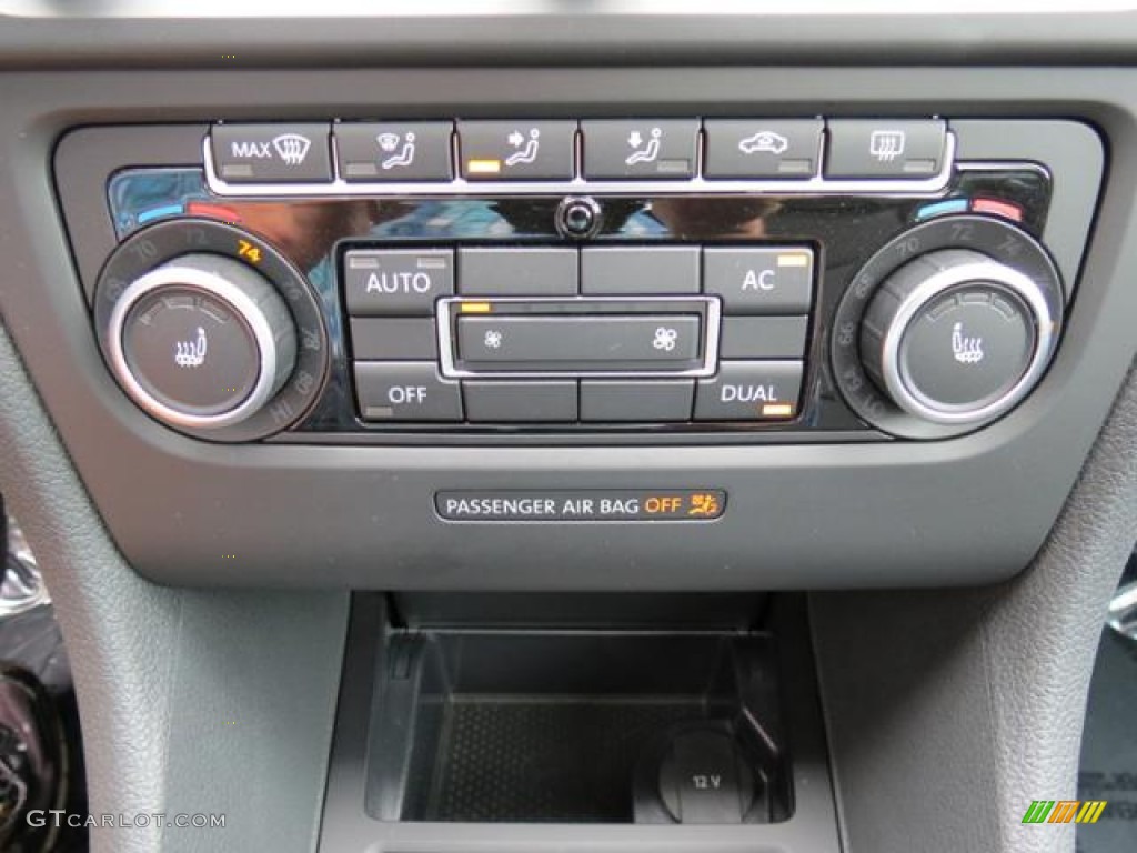 2012 Volkswagen Golf R 4 Door 4Motion Controls Photo #80572738
