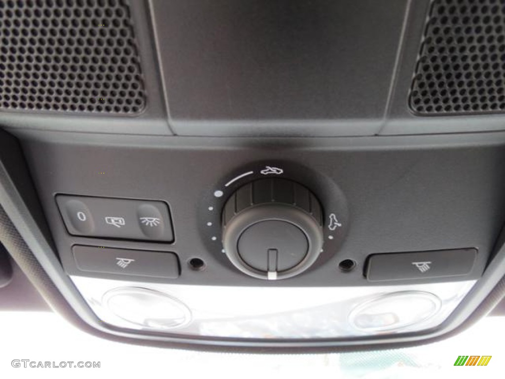 2012 Volkswagen Golf R 4 Door 4Motion Controls Photos