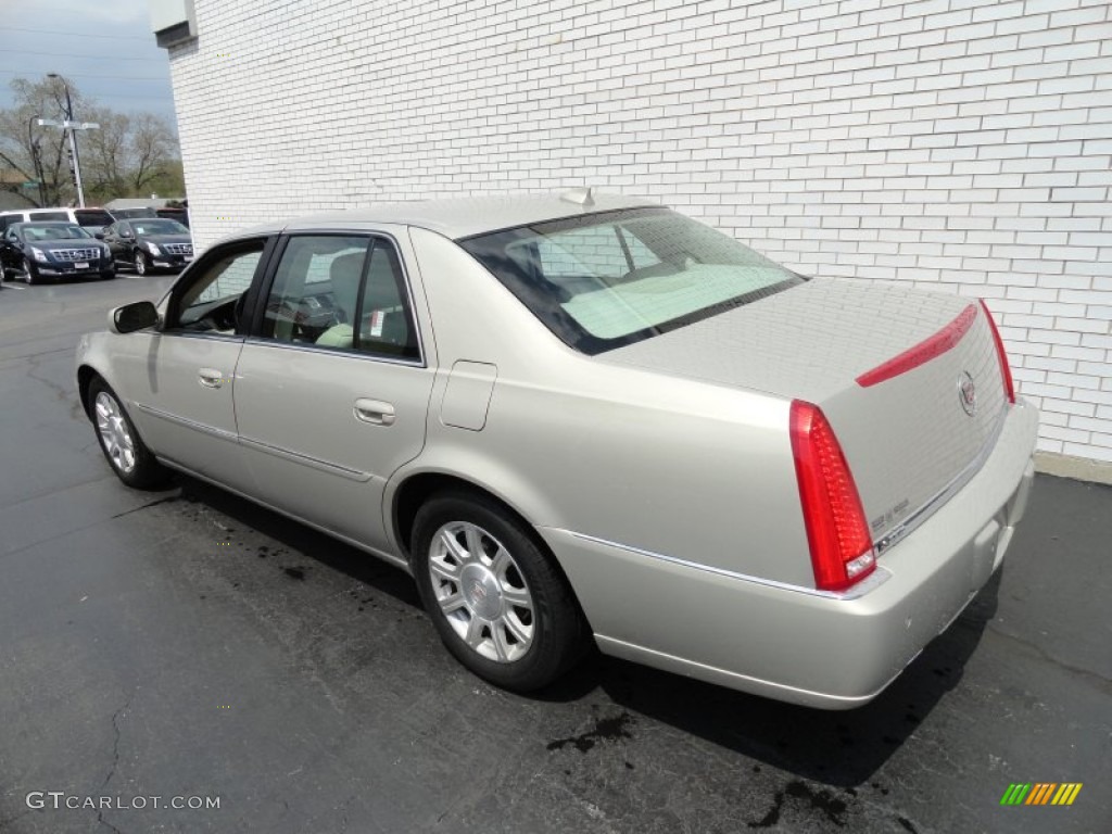 Gold Mist 2009 Cadillac DTS Standard DTS Model Exterior Photo #80576203