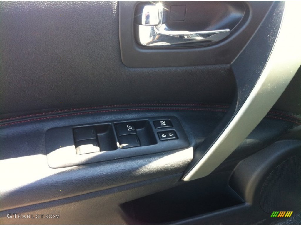2011 Rogue SL AWD - Gotham Gray Metallic / Black photo #10