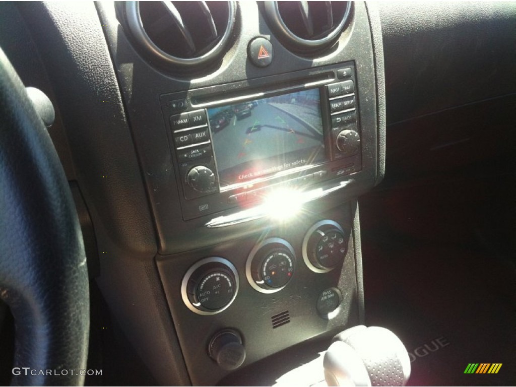 2011 Rogue SL AWD - Gotham Gray Metallic / Black photo #13