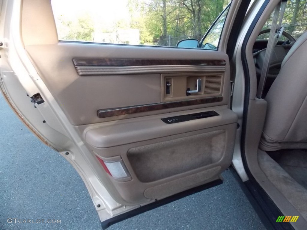 1995 Roadmaster Estate Wagon - Light Driftwood Metallic / Beige photo #12