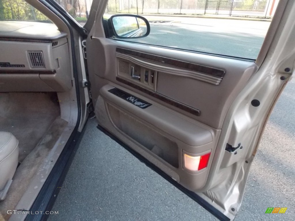 1995 Roadmaster Estate Wagon - Light Driftwood Metallic / Beige photo #15