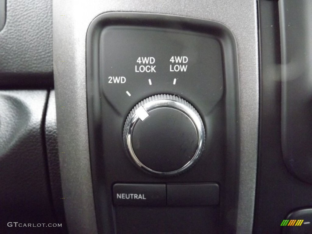 2013 2500 Tradesman Crew Cab 4x4 - Copperhead Pearl / Black/Diesel Gray photo #17