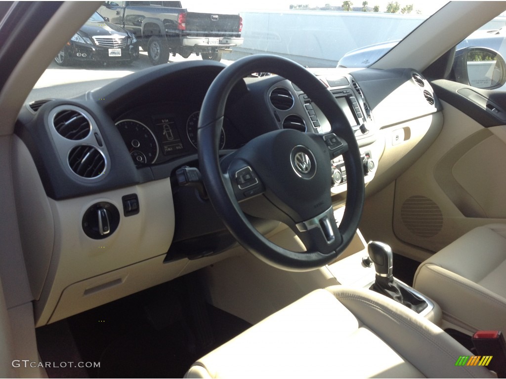 2011 Tiguan SE - Night Blue Metallic / Sandstone photo #5