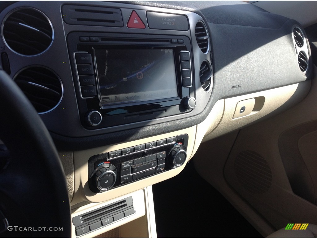 2011 Tiguan SE - Night Blue Metallic / Sandstone photo #6