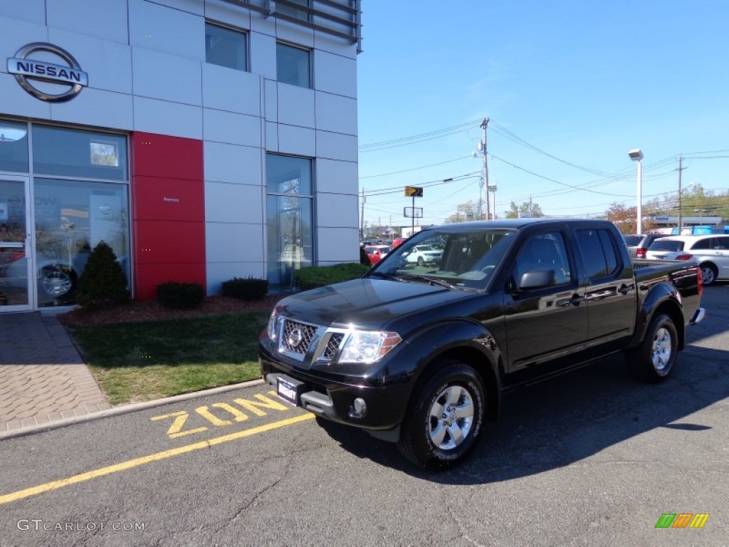 2012 Frontier SV Crew Cab 4x4 - Super Black / Graphite photo #1