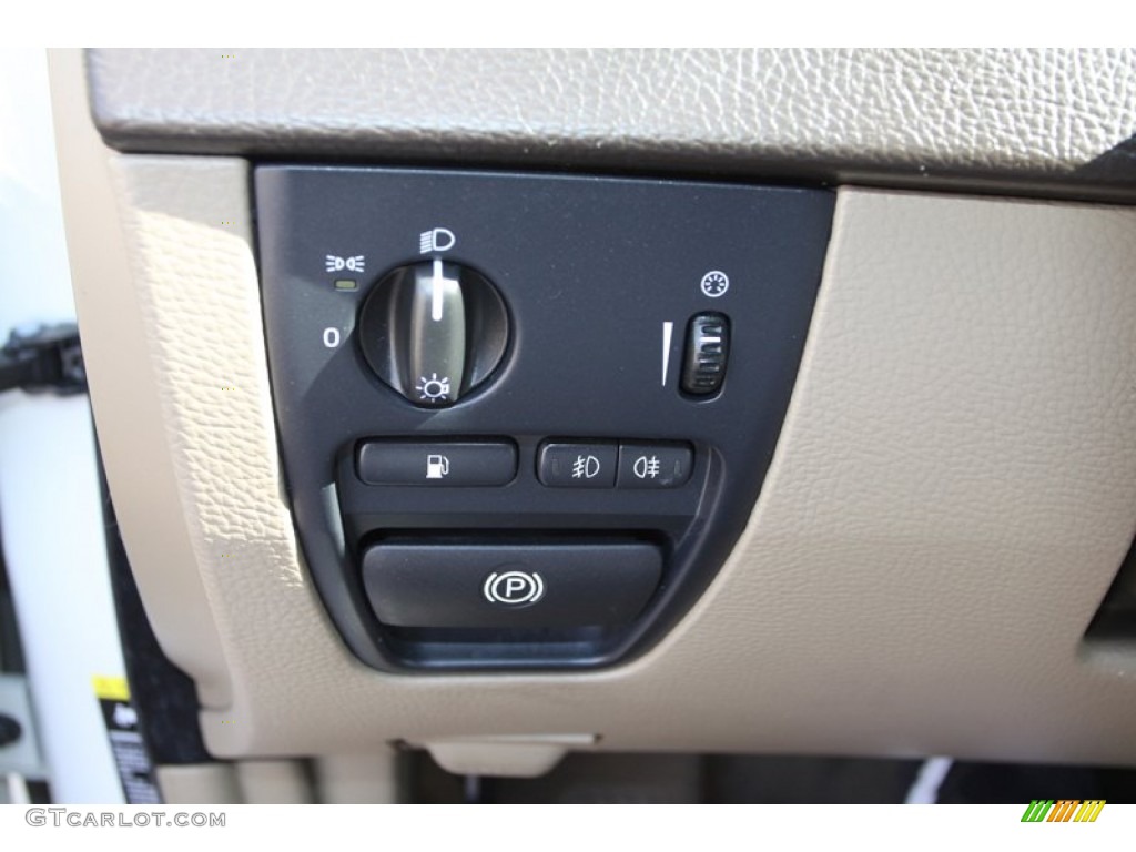 2009 Volvo XC90 V8 AWD Controls Photo #80584856