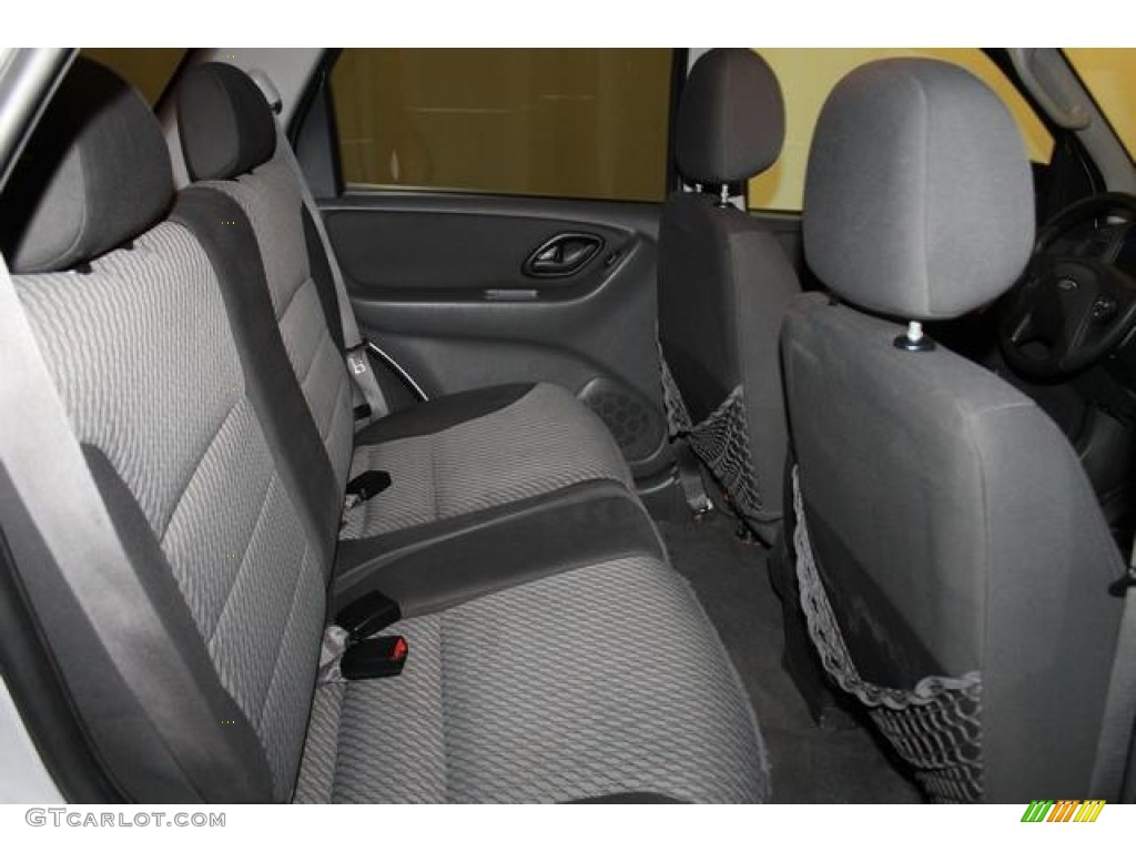 2004 Escape XLT V6 - Satin Silver Metallic / Medium/Dark Flint photo #25