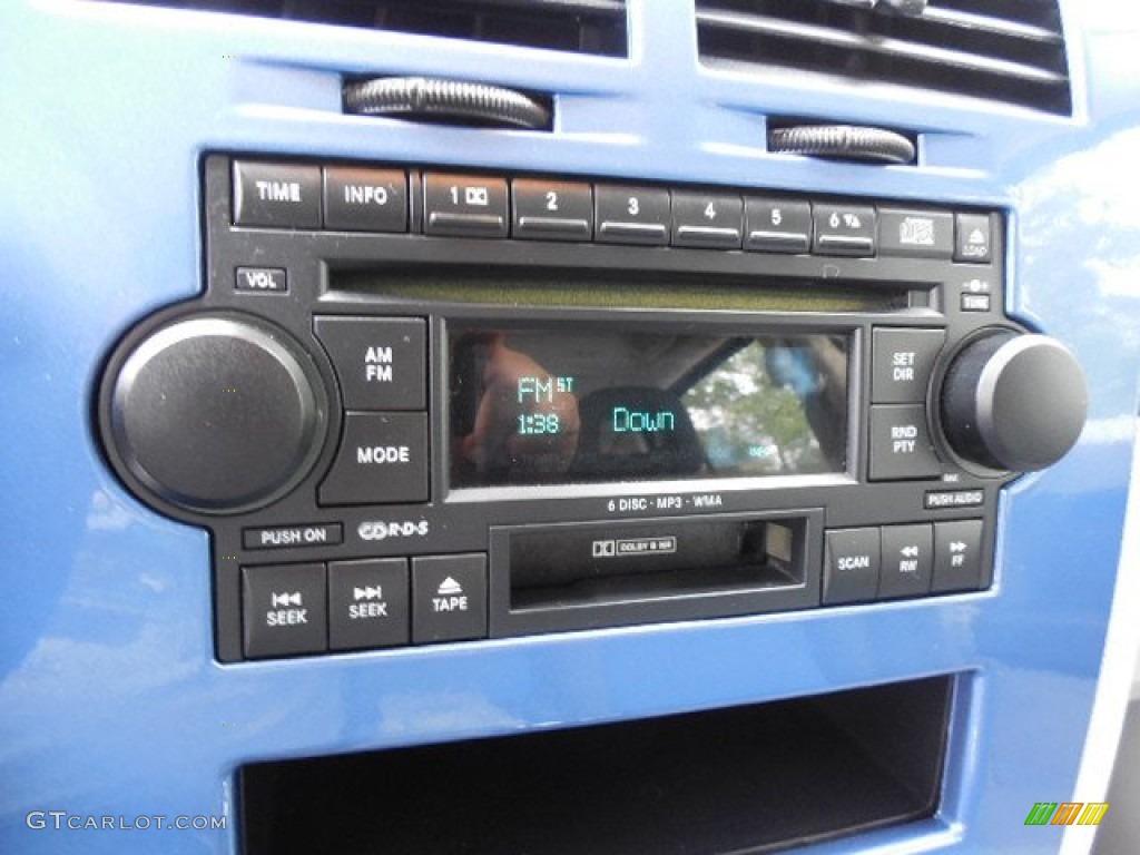 2007 Dodge Caliber SXT Audio System Photo #80589531