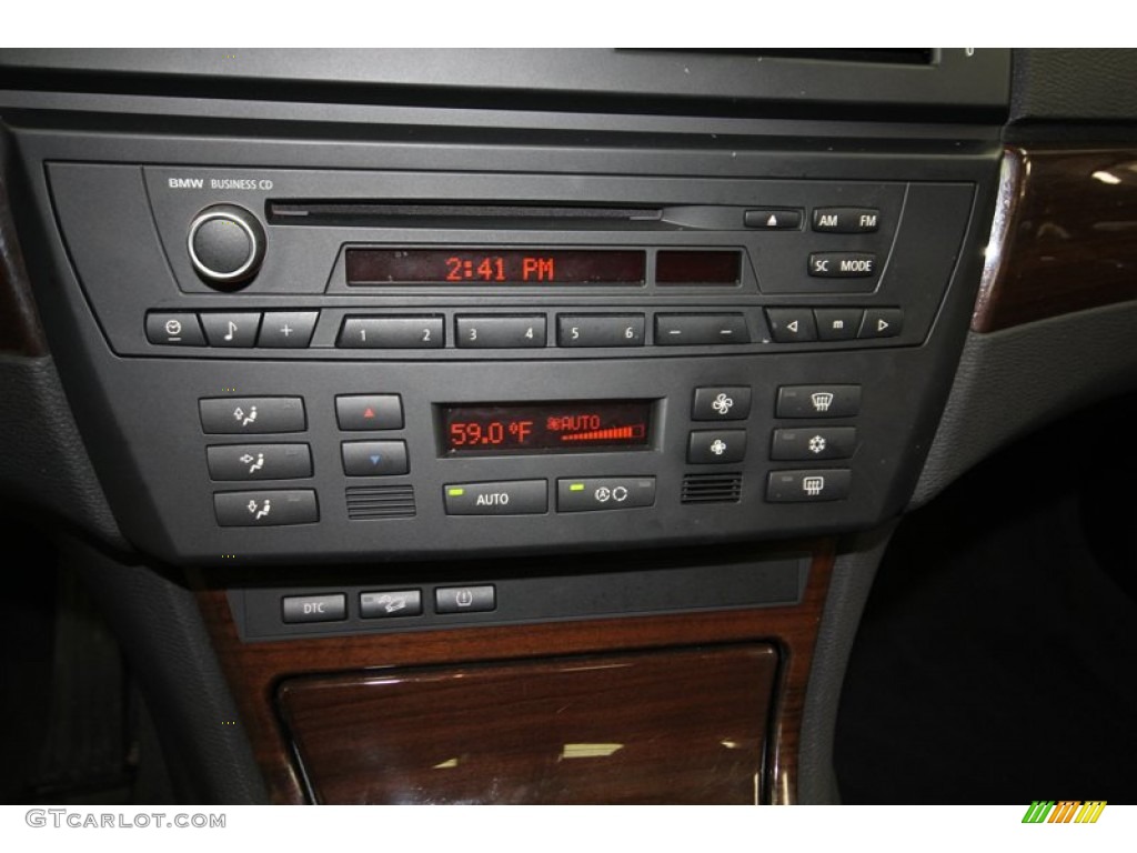 2009 BMW X3 xDrive30i Controls Photos