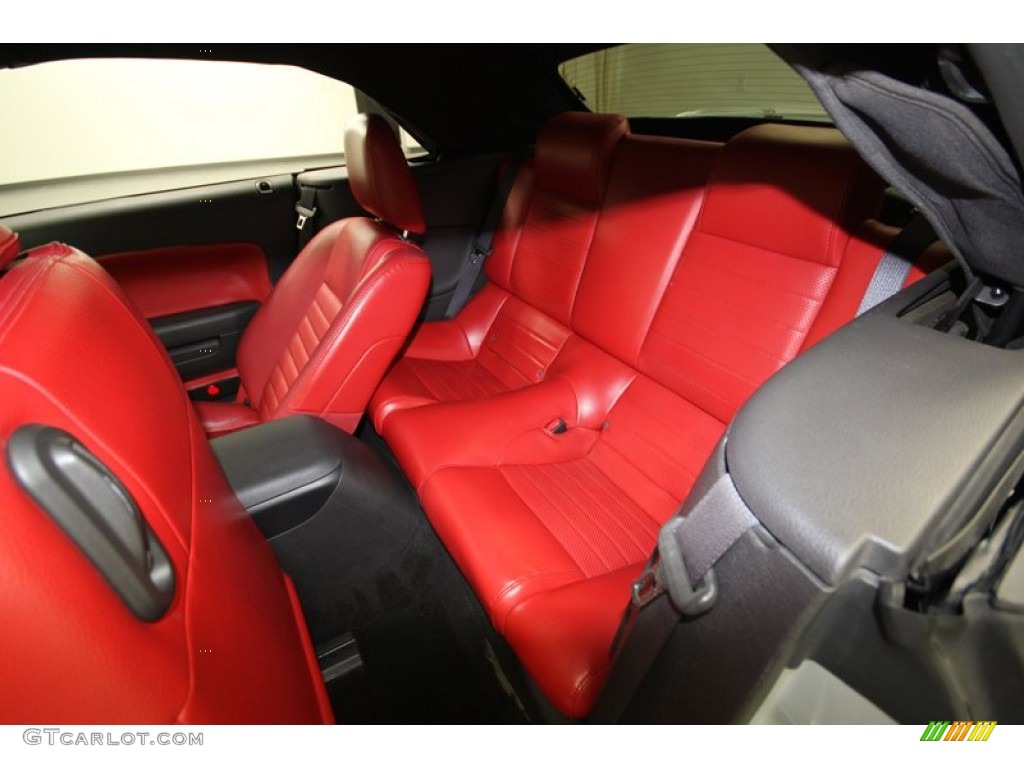 Red/Dark Charcoal Interior 2006 Ford Mustang V6 Premium Convertible Photo #80591098