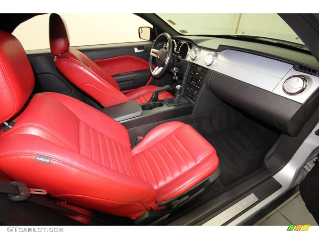 Red/Dark Charcoal Interior 2006 Ford Mustang V6 Premium Convertible Photo #80591143