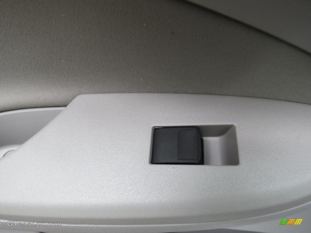 2013 Corolla L - Classic Silver Metallic / Ash photo #7