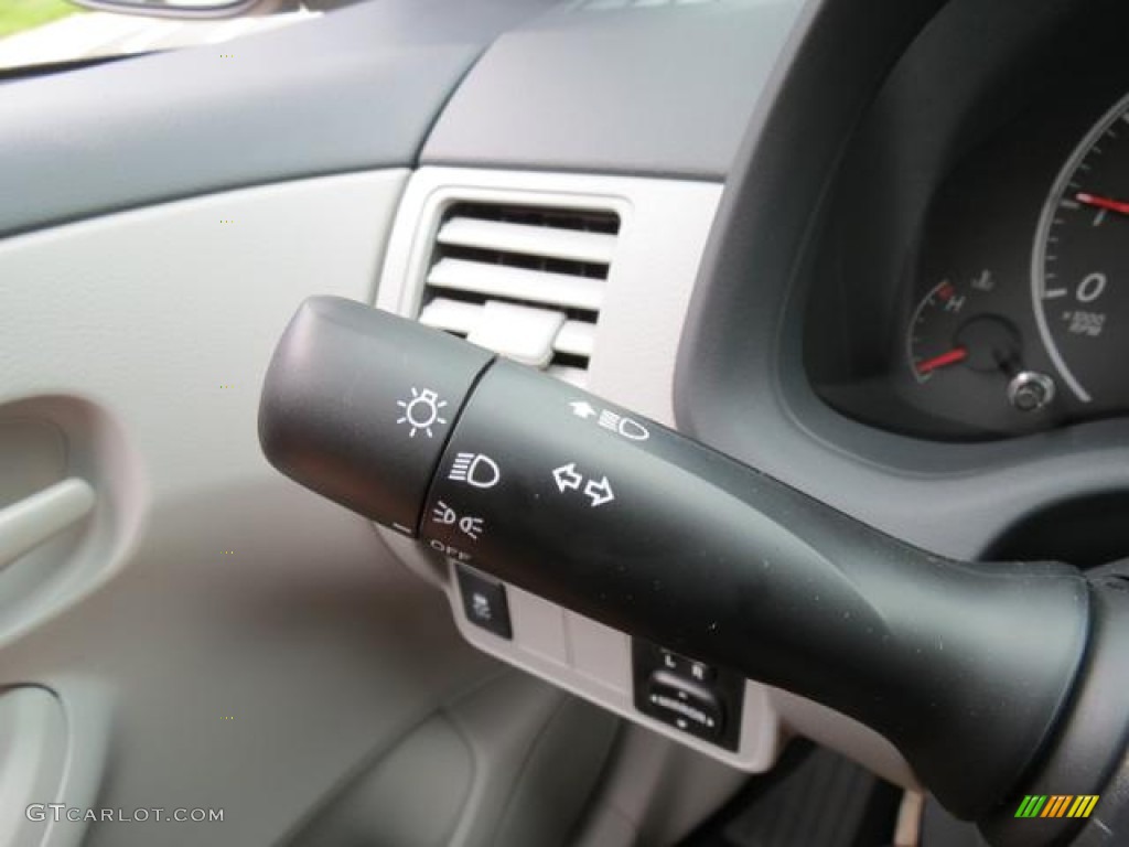 2013 Corolla L - Classic Silver Metallic / Ash photo #14