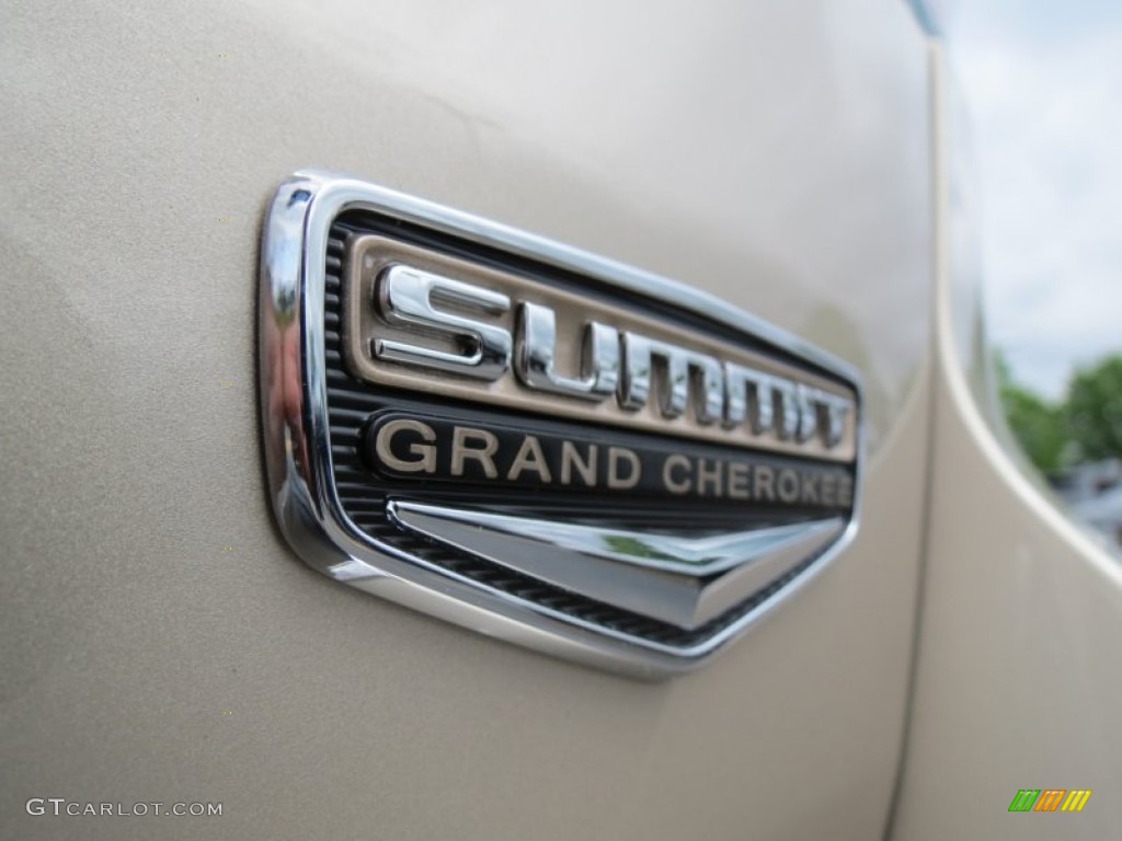 2014 Jeep Grand Cherokee Summit Marks and Logos Photo #80594211