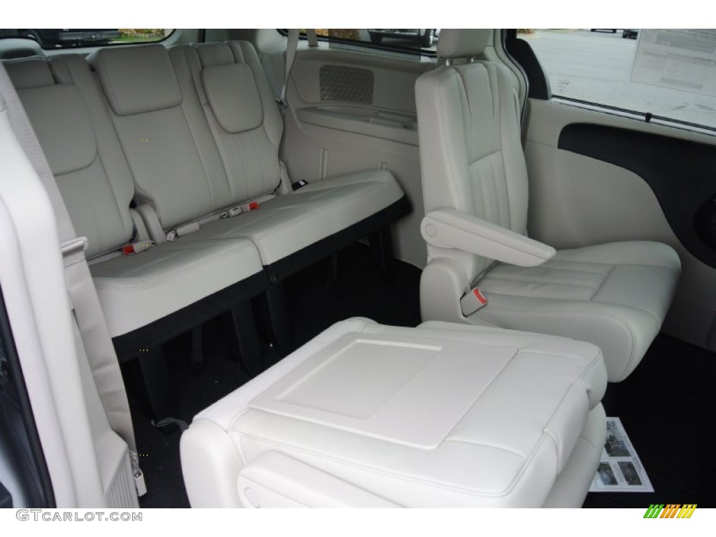 Black Light Graystone Interior 2013 Chrysler Town Country