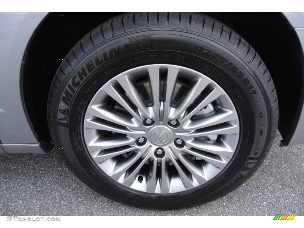2013 Chrysler Town & Country Touring - L Wheel Photos