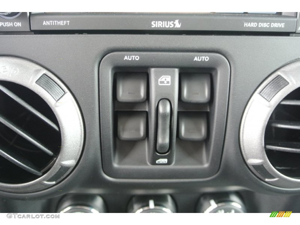 2013 Jeep Wrangler Unlimited Moab Edition 4x4 Controls Photo #80595506