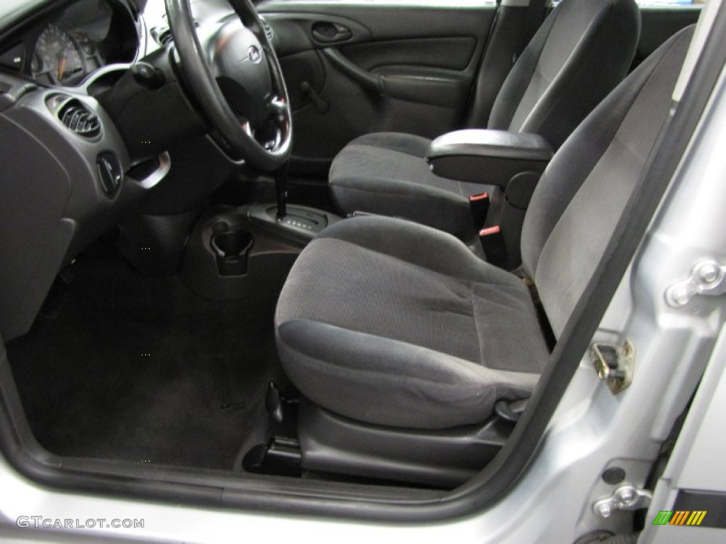 Dark Charcoal Interior 2002 Ford Focus LX Sedan Photo #80596653