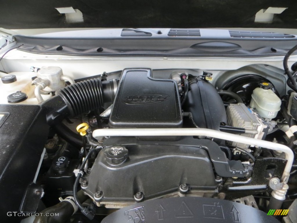 2003 GMC Envoy SLE Engine Photos