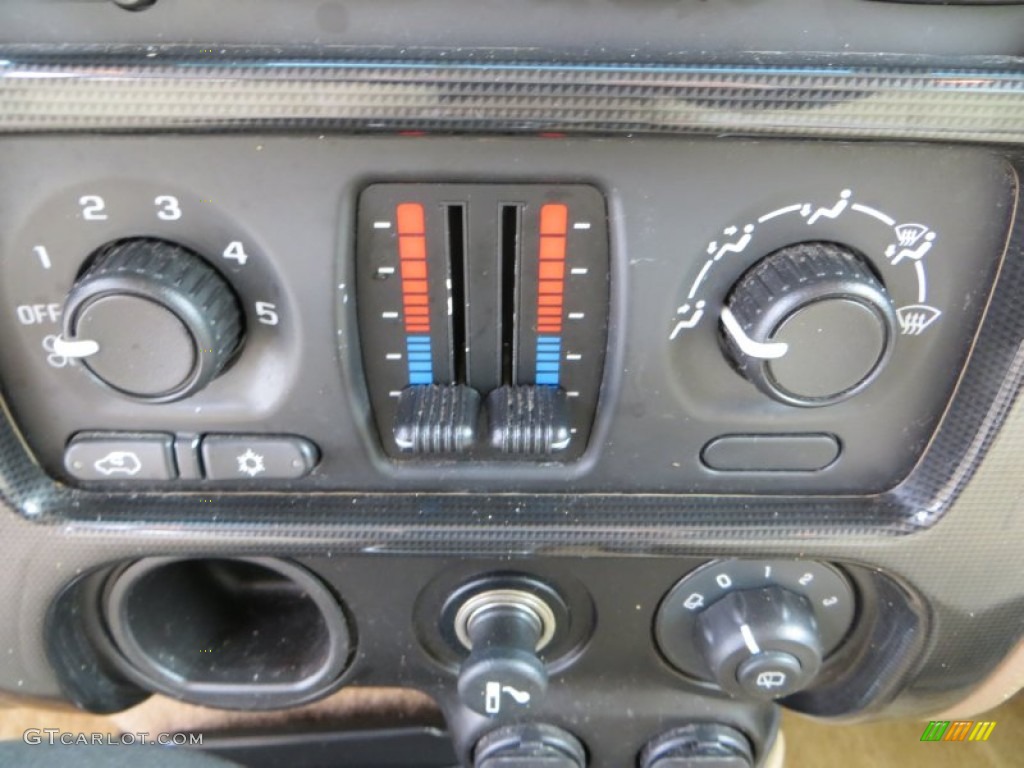 2003 GMC Envoy SLE Controls Photo #80598742