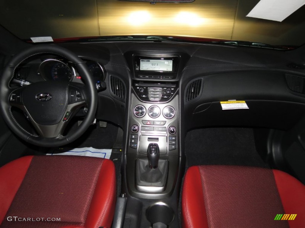 2013 Hyundai Genesis Coupe 2.0T R-Spec Dashboard Photos