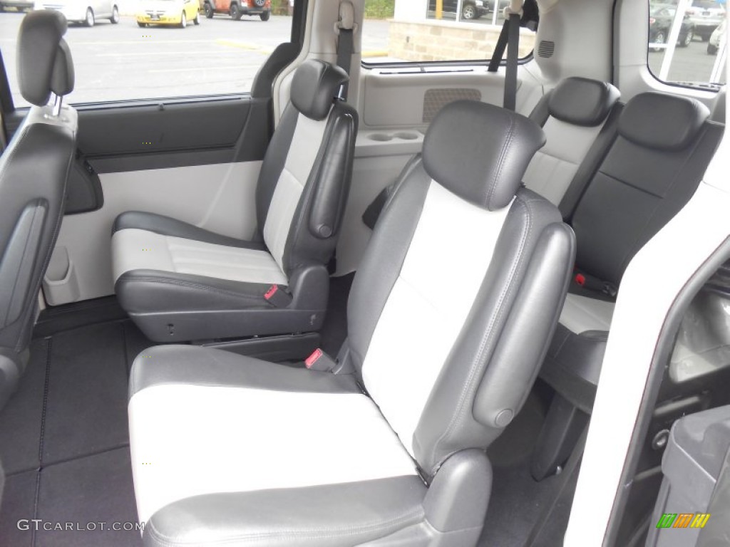 2010 Town & Country Touring - Dark Titanium Metallic / Dark Slate Gray/Light Shale photo #5