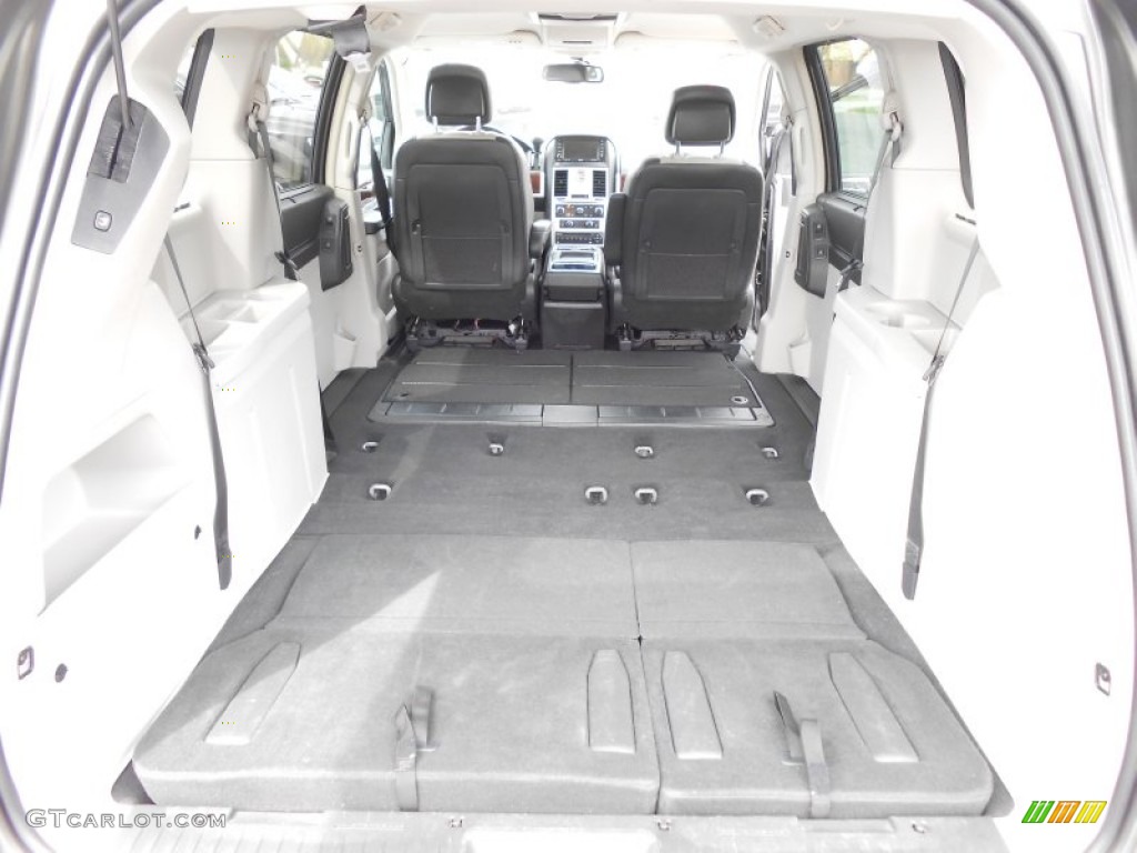 2010 Town & Country Touring - Dark Titanium Metallic / Dark Slate Gray/Light Shale photo #7