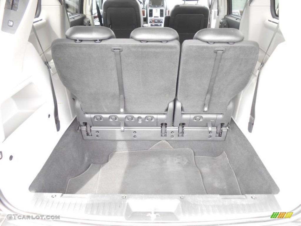 2010 Town & Country Touring - Dark Titanium Metallic / Dark Slate Gray/Light Shale photo #8