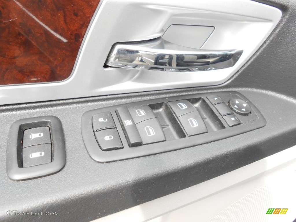 2010 Town & Country Touring - Dark Titanium Metallic / Dark Slate Gray/Light Shale photo #12