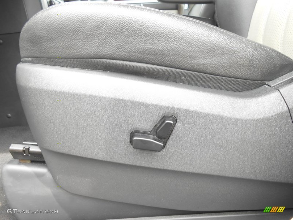 2010 Town & Country Touring - Dark Titanium Metallic / Dark Slate Gray/Light Shale photo #13