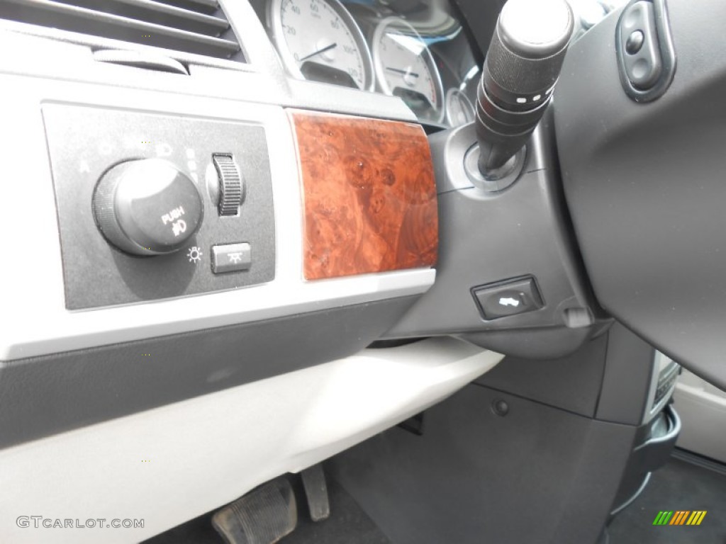 2010 Town & Country Touring - Dark Titanium Metallic / Dark Slate Gray/Light Shale photo #14