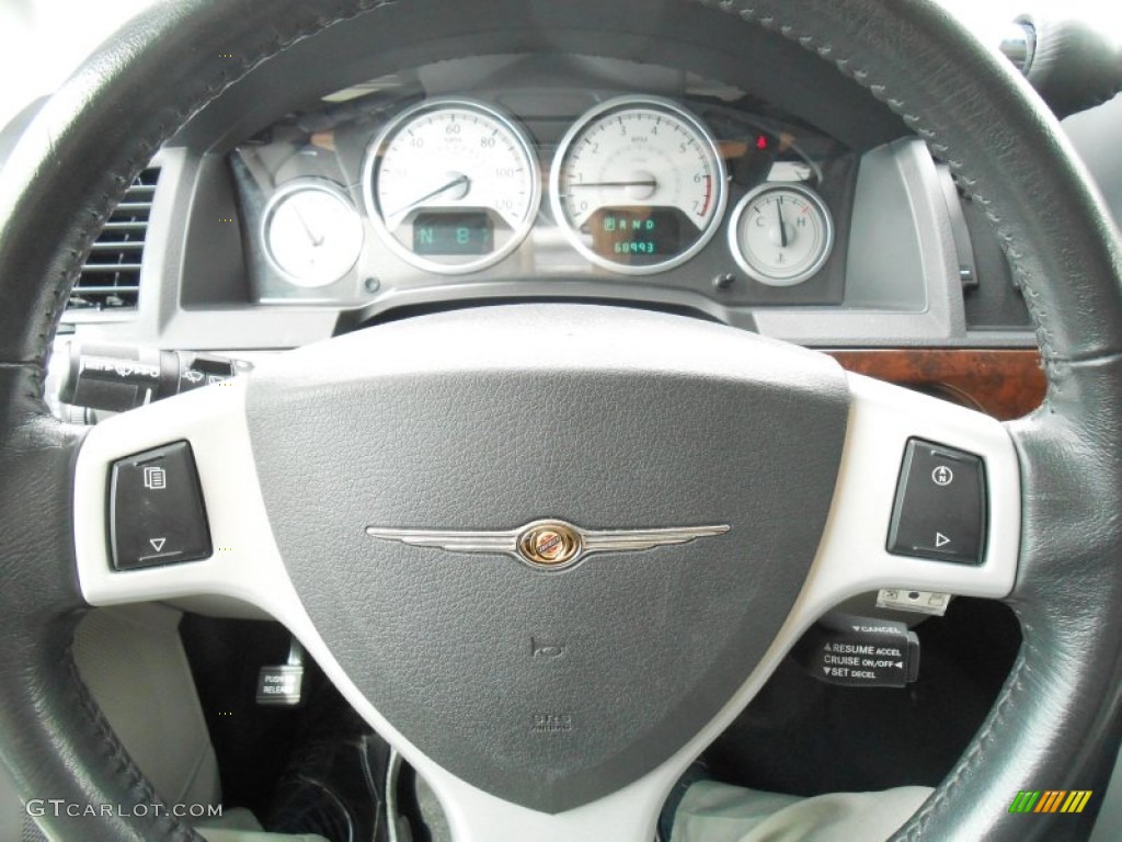 2010 Town & Country Touring - Dark Titanium Metallic / Dark Slate Gray/Light Shale photo #15