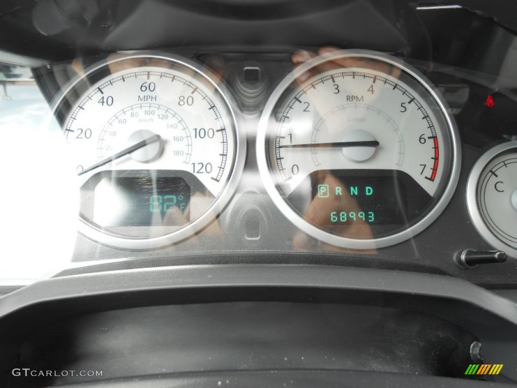 2010 Town & Country Touring - Dark Titanium Metallic / Dark Slate Gray/Light Shale photo #16