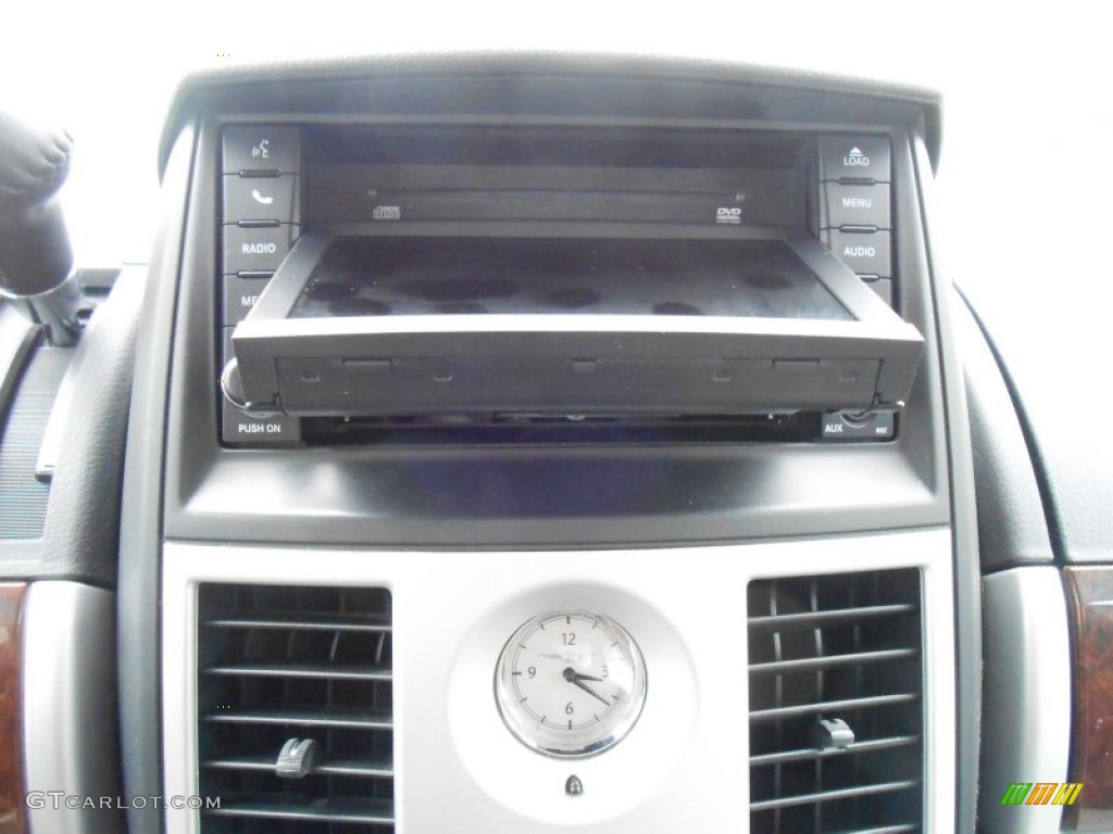 2010 Town & Country Touring - Dark Titanium Metallic / Dark Slate Gray/Light Shale photo #19