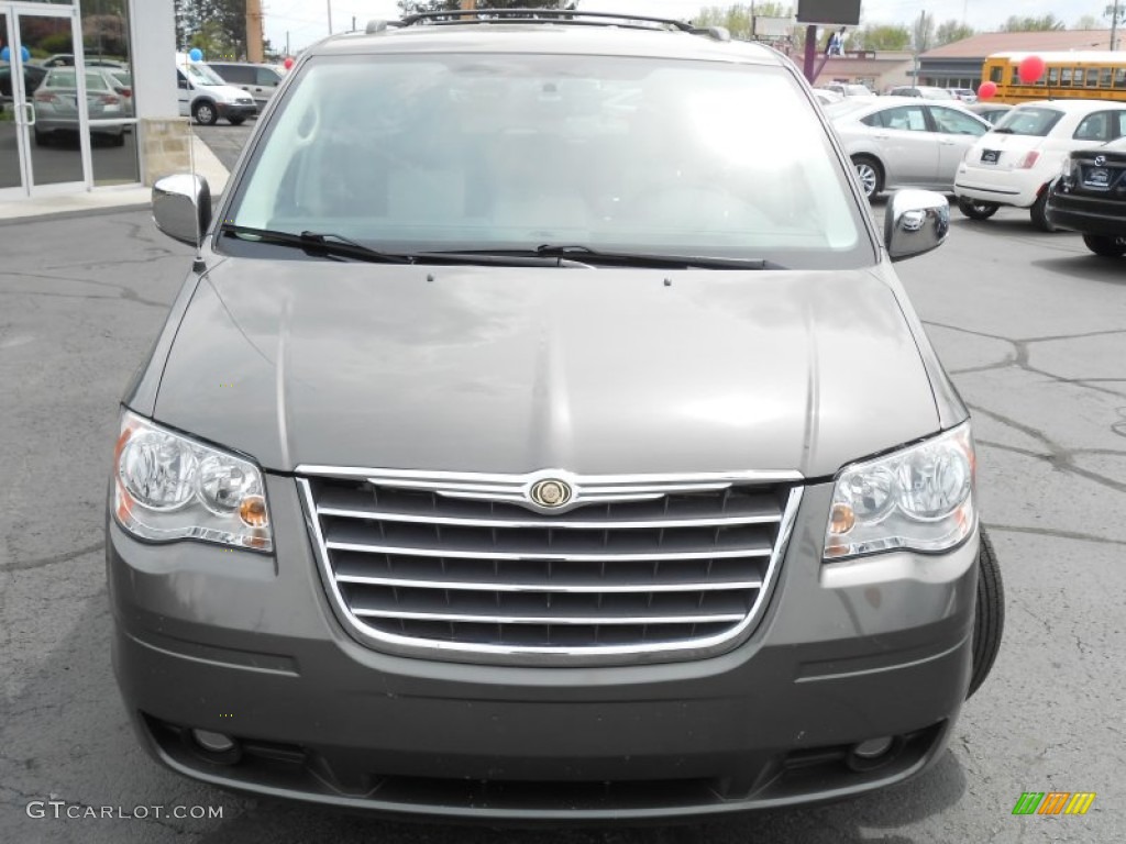2010 Town & Country Touring - Dark Titanium Metallic / Dark Slate Gray/Light Shale photo #34