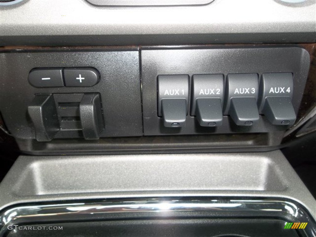 2013 Ford F350 Super Duty Platinum Crew Cab 4x4 Controls Photo #80601519