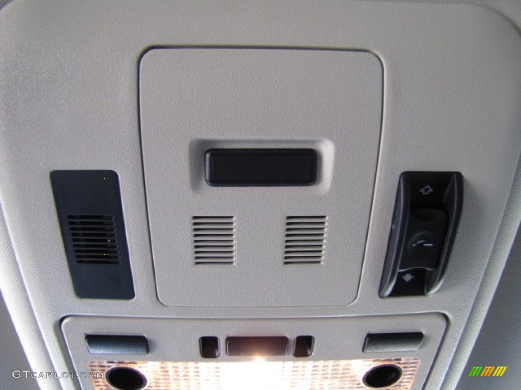 2010 Land Rover Range Rover Supercharged Controls Photo #80601649