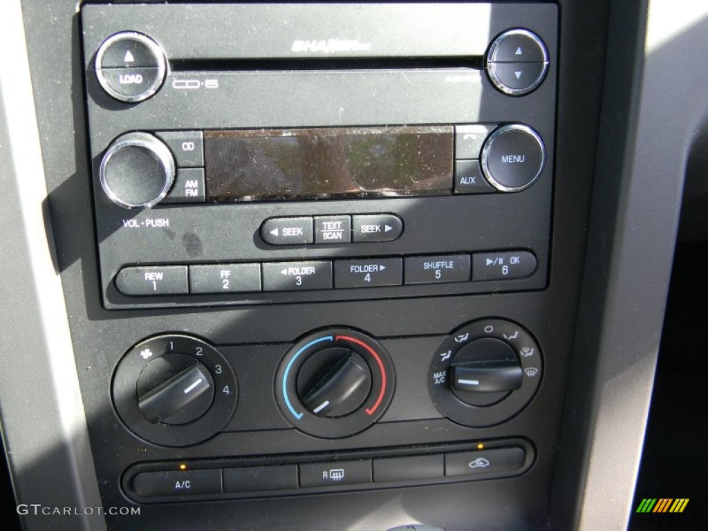 2009 Ford Mustang Bullitt Coupe Controls Photos