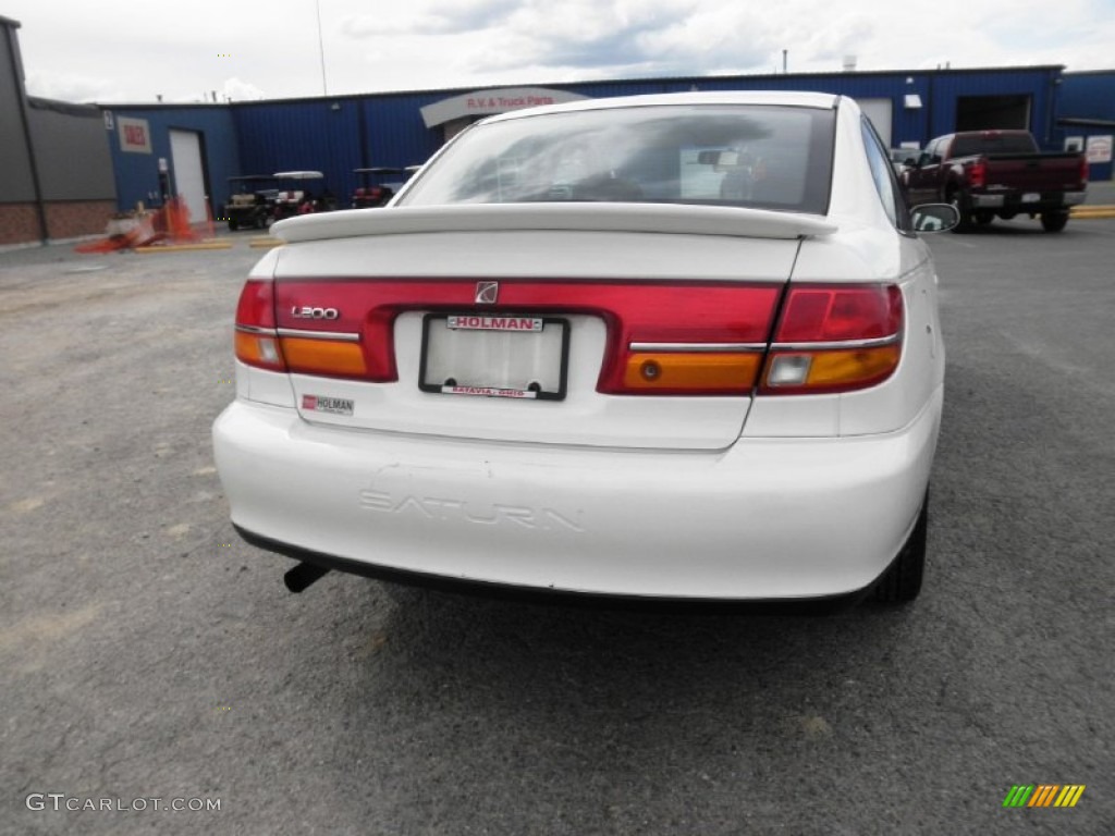 2002 L Series L200 Sedan - Cream White / Gray photo #17