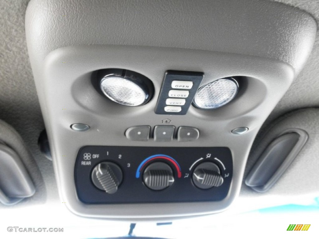 2002 Suburban 1500 Z71 4x4 - Onyx Black / Graphite/Medium Gray photo #13